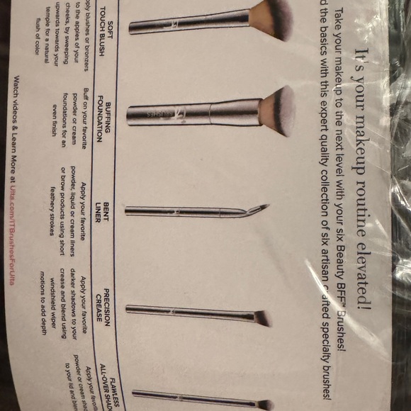 IT Cosmetics Makeup Brush Set for Face and Eye - Picture 4 of 6